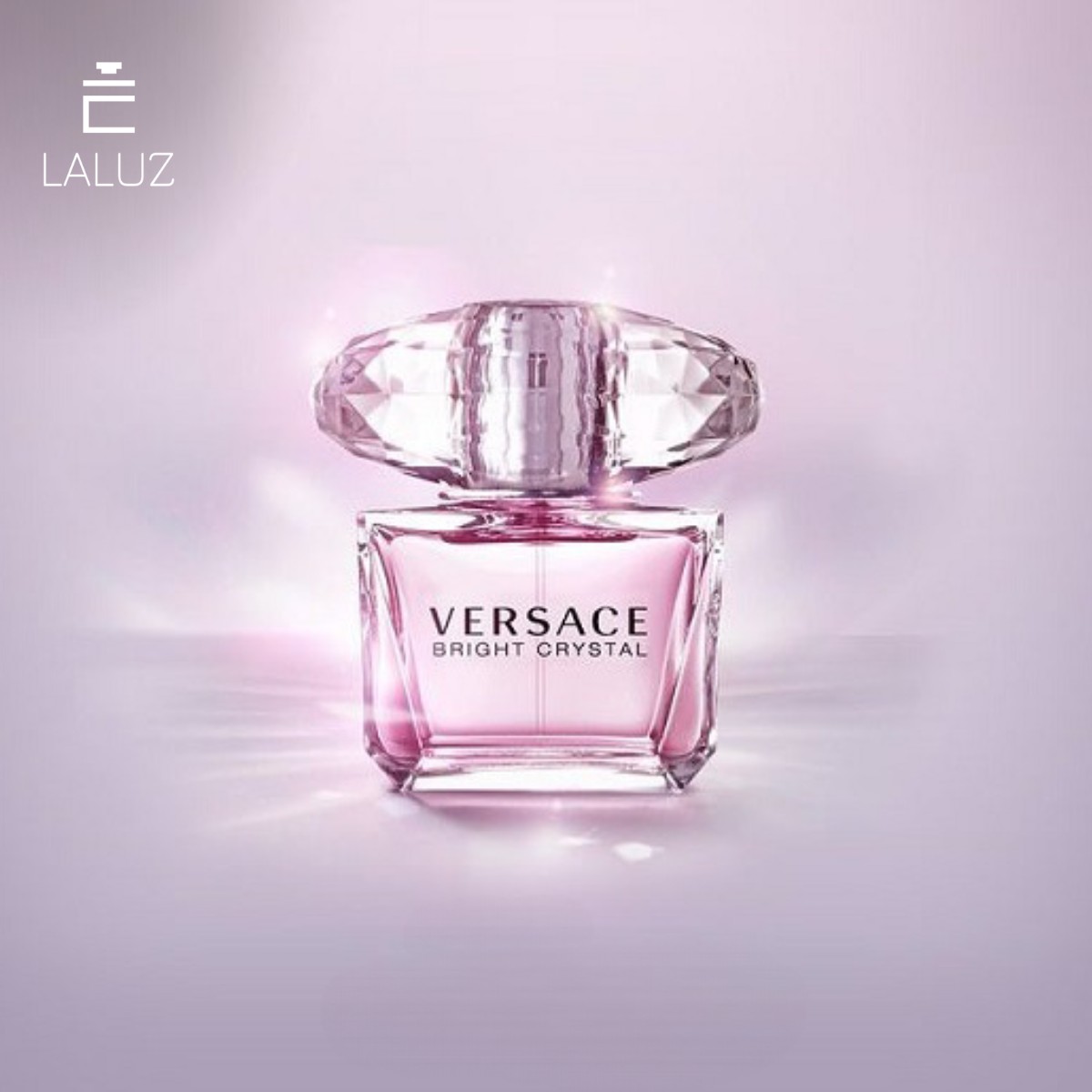 Versace Bright Crystal EDT là biểu tượng vẻ đẹp tinh tế và sang trọng của người phụ nữ