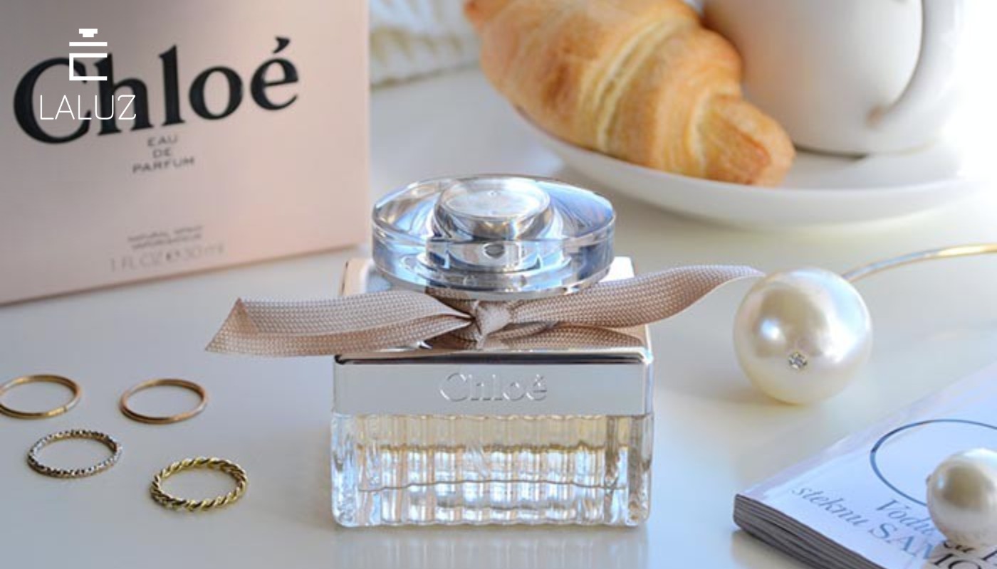 Chloé For Women là sự hòa quyện nữ tính của hoa hồng cổ điển với nét hiện đại