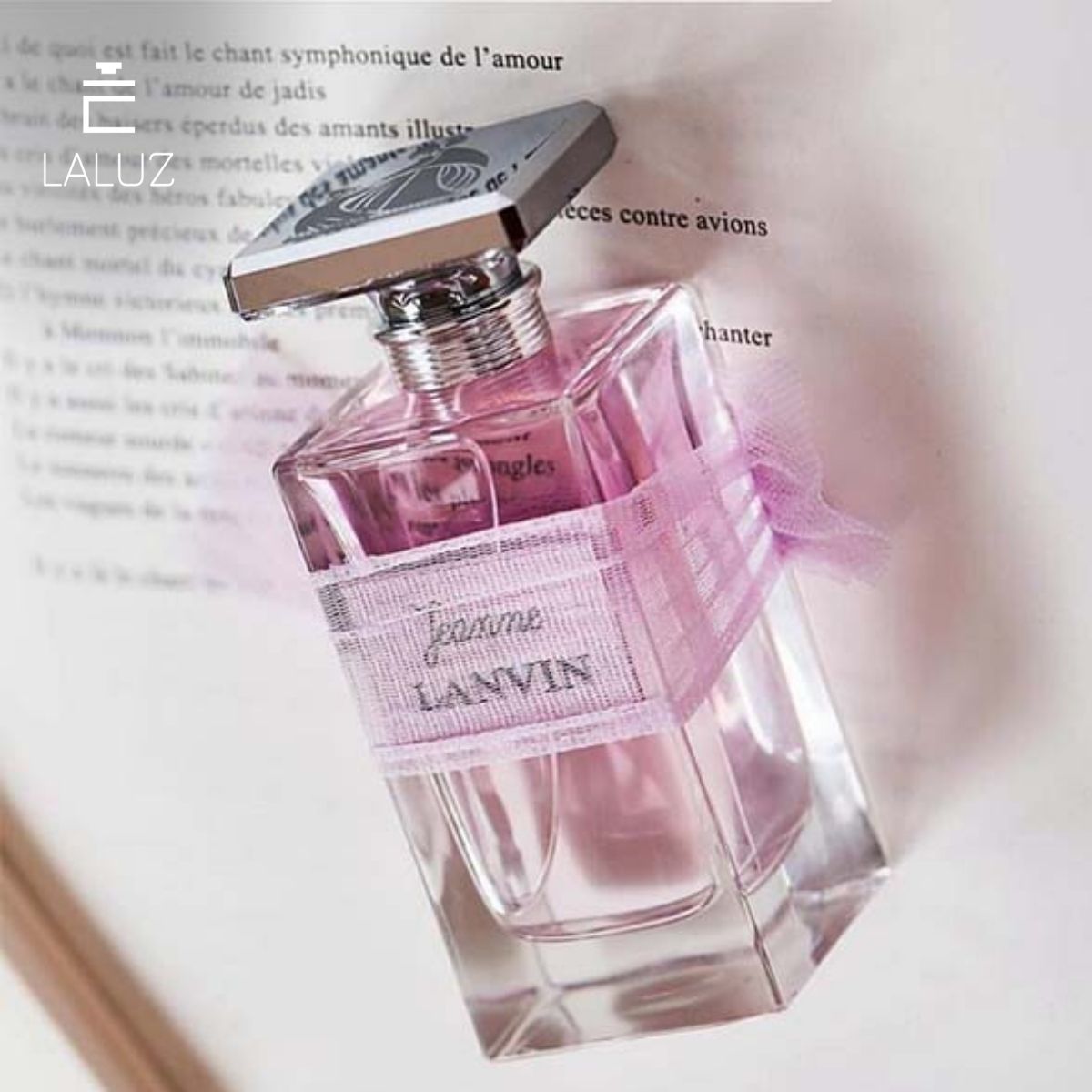 Lanvin Jeanne EDP là nước hoa hương gỗ hoà quyện trái cây tươi mát