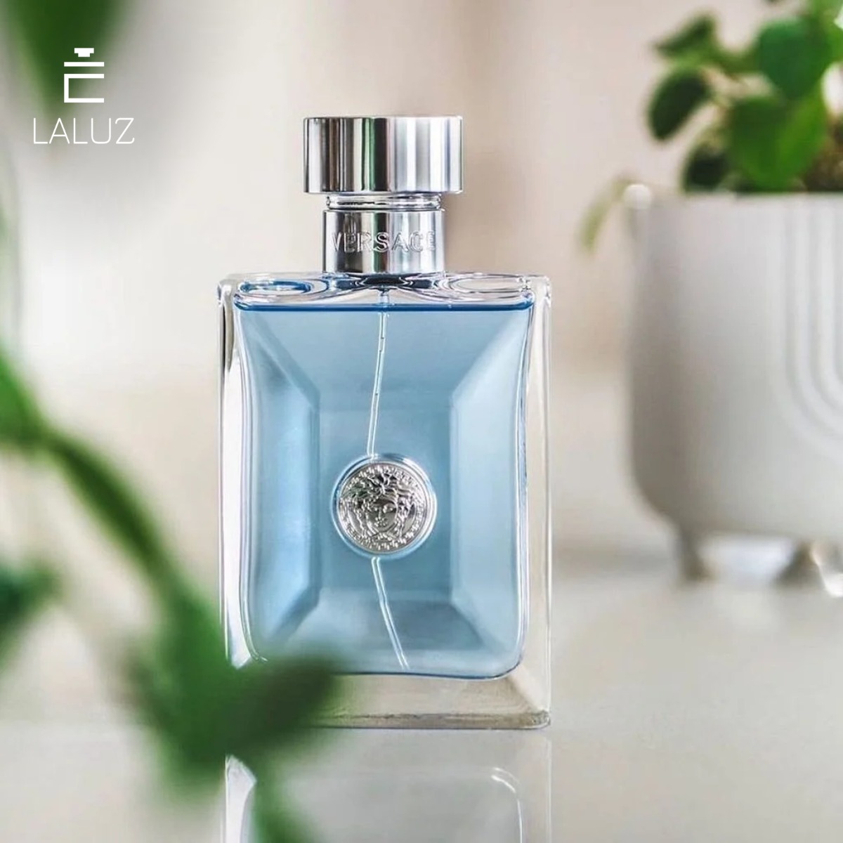 Versace Pour Homme là nước hoa mùa hè cho nam