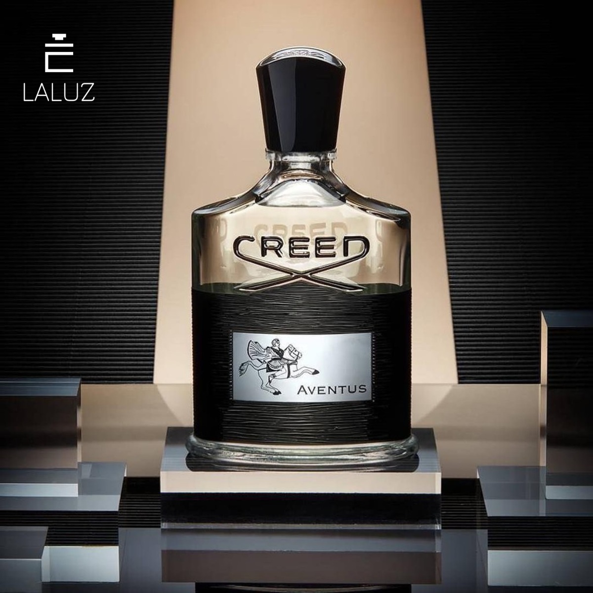 Creed Aventus với mùi hương đặc trưng là thơm và xạ hương