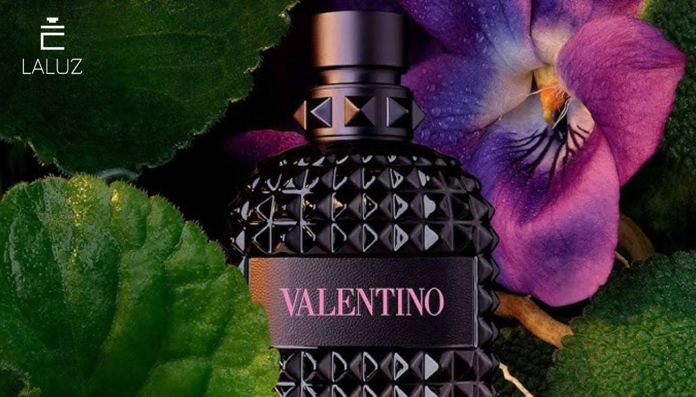 Nước hoa màu đen Valentino Uomo Born In Roma Intense For Men có hương thơm đầy quyến rũ