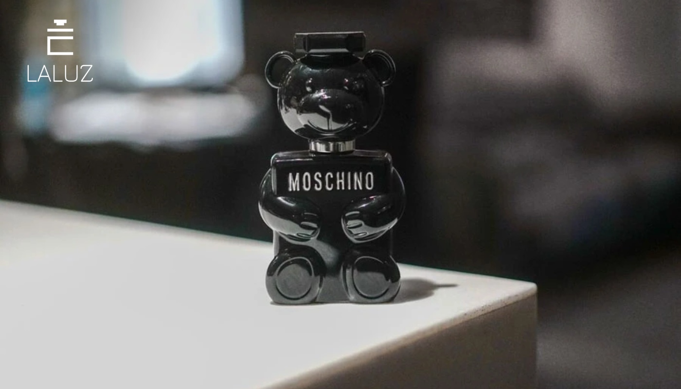 Moschino Toy Boy màu đen đặc biệt