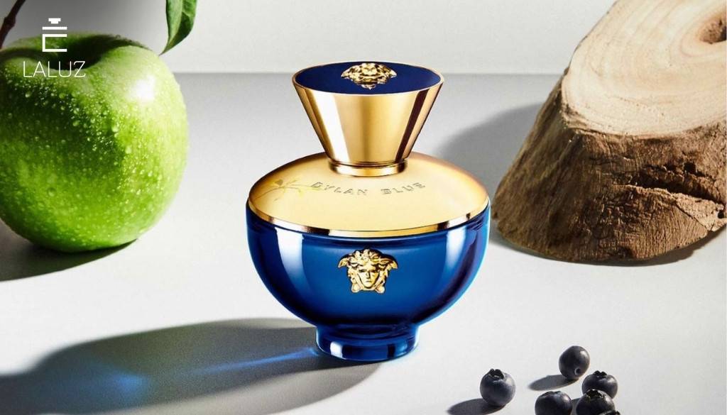 Nước hoa cho người trầm tính Versace Dylan Blue mang đến vẻ tươi mới, đầy sức sống cho người sử dụng