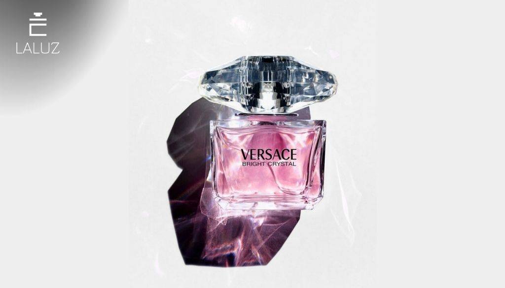 Thiết kế chai nước hoa Versace Bright Crystal pha lê cực sang trọng